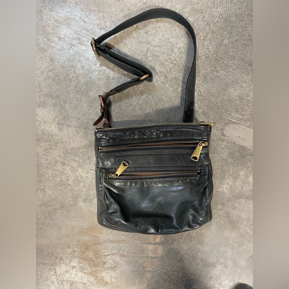 Fossil Explorer Triple Zip Traveler Crossbody Handbag Purse Black Leather Brass